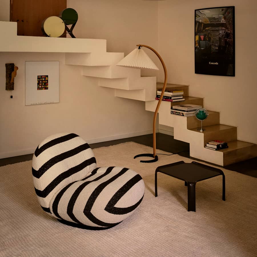 Fauteuil rembourré Pacha Gubi - Collection rentrée 2025