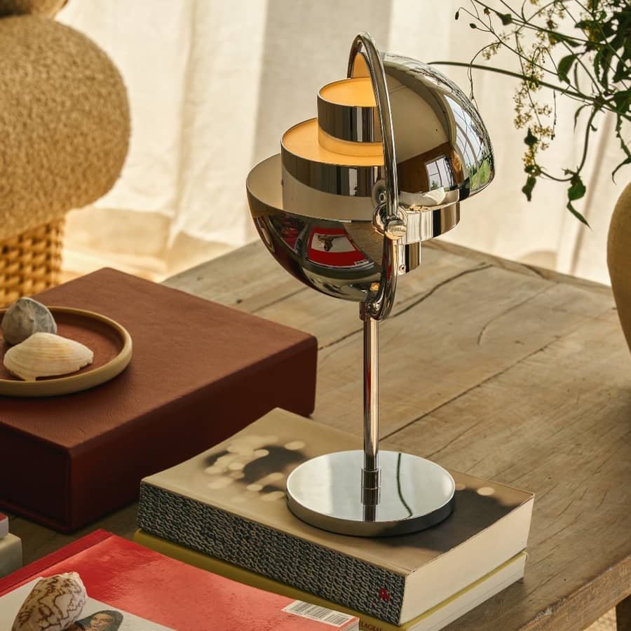 Lampe extérieur sans fil rechargeable Multi-Lite Gubi - Cadeau Noël tendance 2025