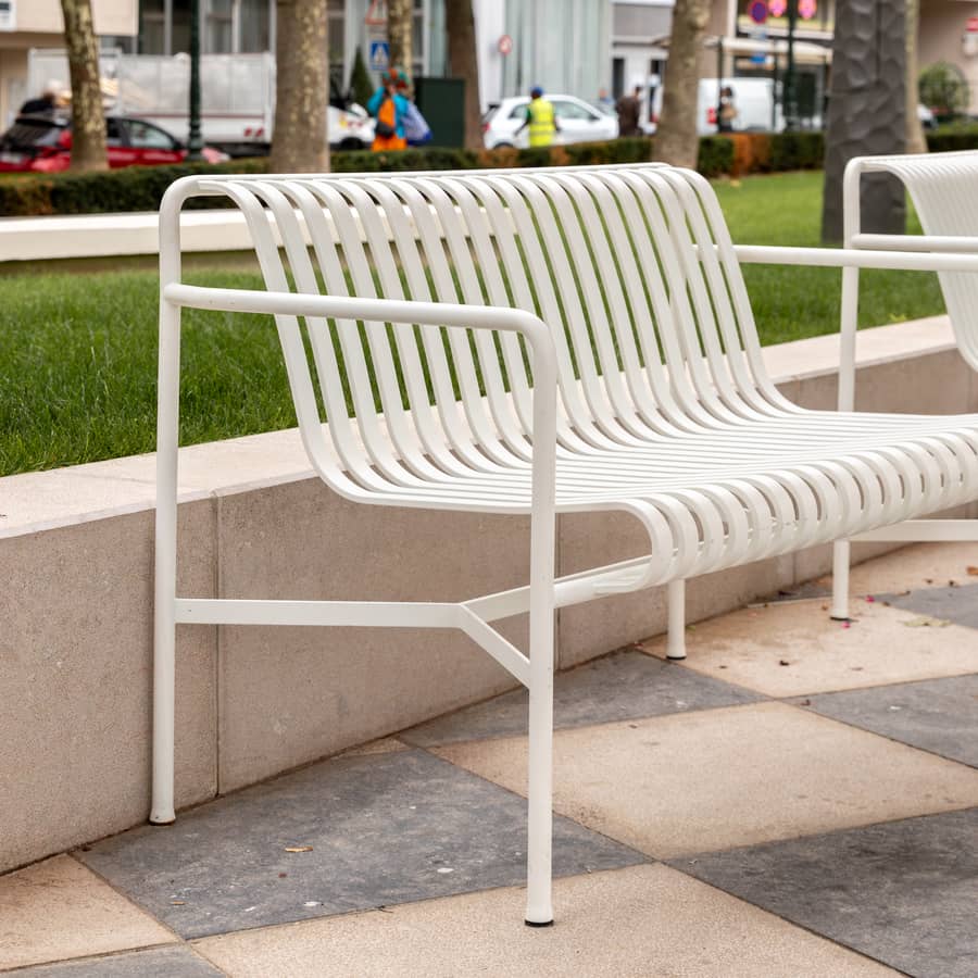 Banc avec dossier Palissade HAY - Aménagement urbain