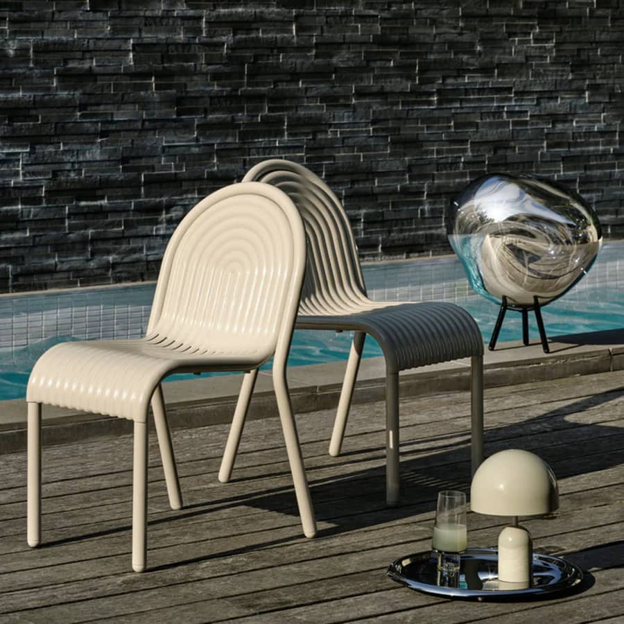collection groove extérieur beige tom dixon avec lampe bell et melt