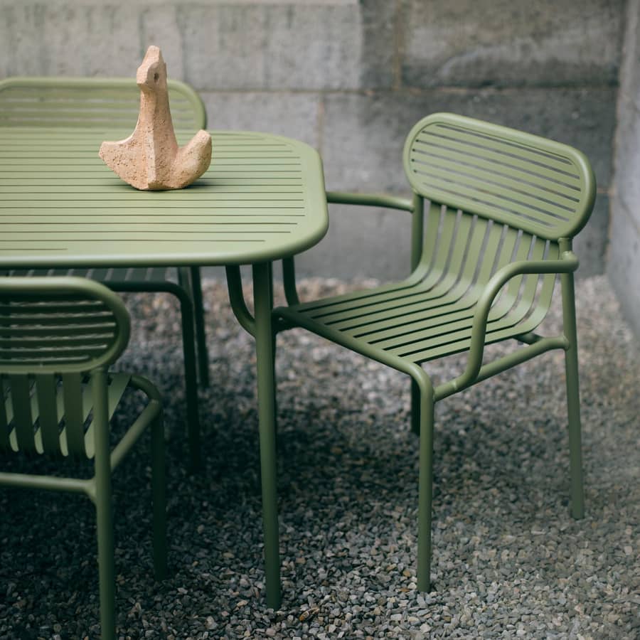Fauteuil empilable Petite Friture Week-end BrichetZiegler pour aménager sa terrasse