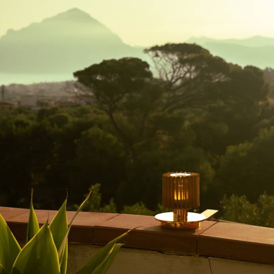 Lampe sans fil rechargeable In The Sun Table DCW Editions - décoration maison de vacances