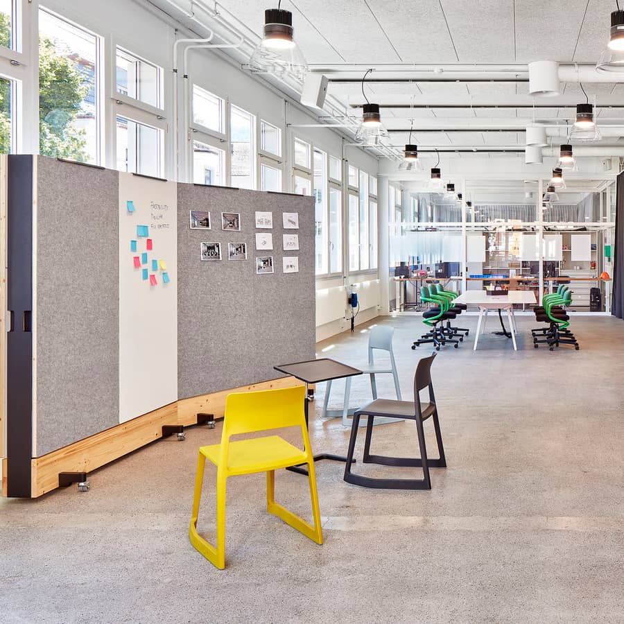 Chaise empilable Tip Ton RE  Vitra - Aménagement flex office