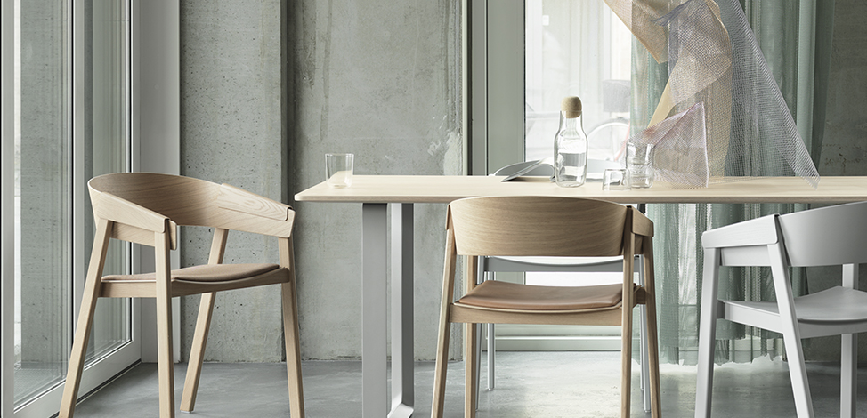 TABLE EN BOIS