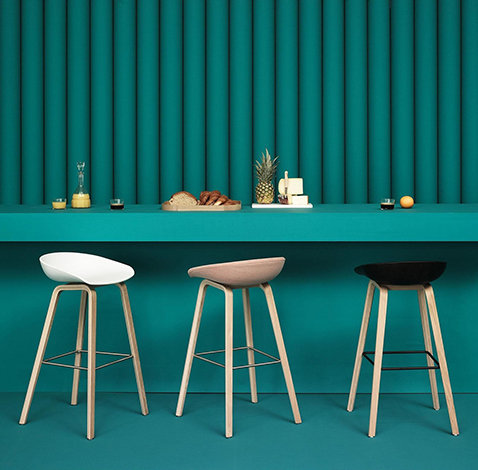TABOURET EN BOIS