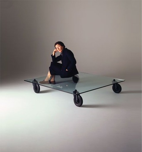 TABLE GAE AULENTI