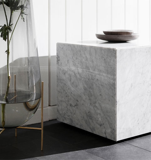 Table d&rsquo;appoint Plinth Cubic