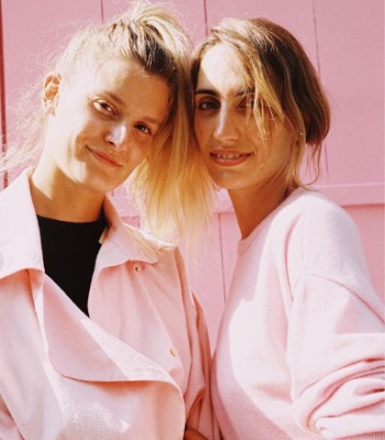 Emmanuelle & Noélie, joyeux compléments Emmanuelle & Noélie, joyeux compléments