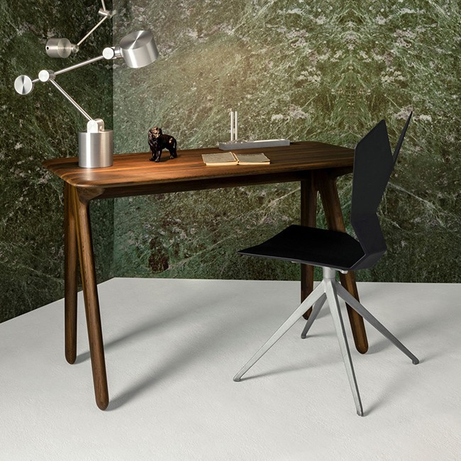 Der Schreibtisch Slab von Tom Dixon