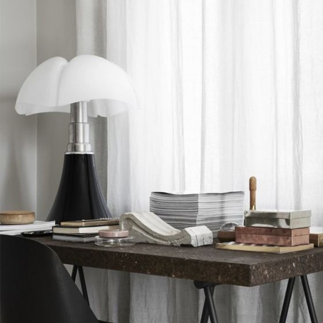 L’incontournable lampe Pipistrello de Gae Aulenti - Martinelli Luce