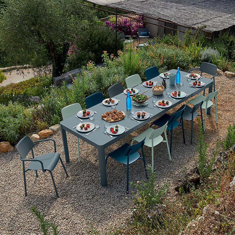 Table et chaise de jardin : place à la convivialité en extérieur