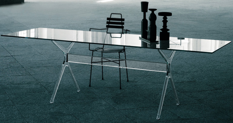 Tables VITRUVIAN